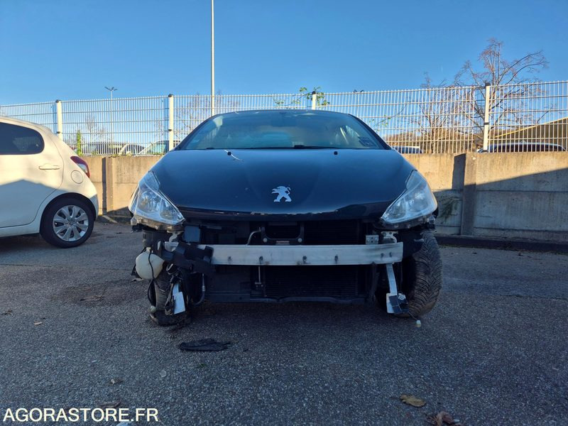 Peugeot 208 accidenté - EY-163-PP - Automobil: obrázok 1 Peugeot 208 accidenté - EY-163-PP - Automobil: obrázok 1