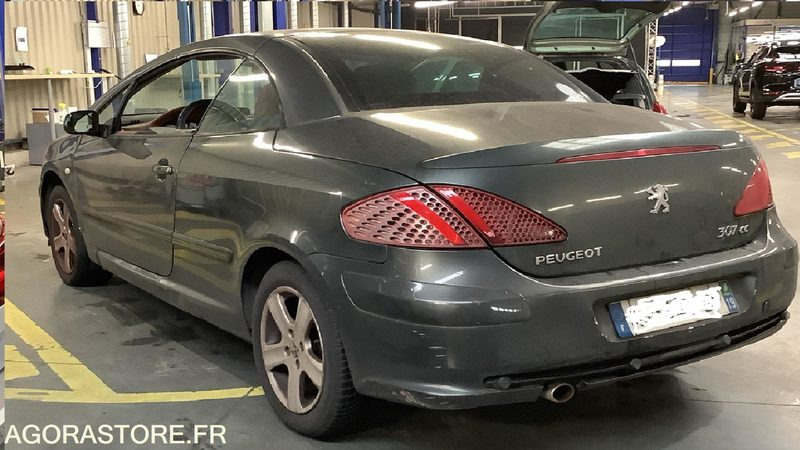 Peugeot 307 CC 2.0 16V - Kabriolet: obrázok 2 Peugeot 307 CC 2.0 16V - Kabriolet: obrázok 2