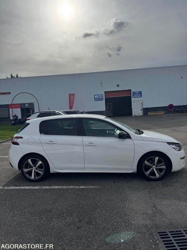 Peugeot 308 1.6 HDi 90 CV phase 2 T9 - 2014 - 172 500 KMS - Automobil: obrázok 2 Peugeot 308 1.6 HDi 90 CV phase 2 T9 - 2014 - 172 500 KMS - Automobil: obrázok 2