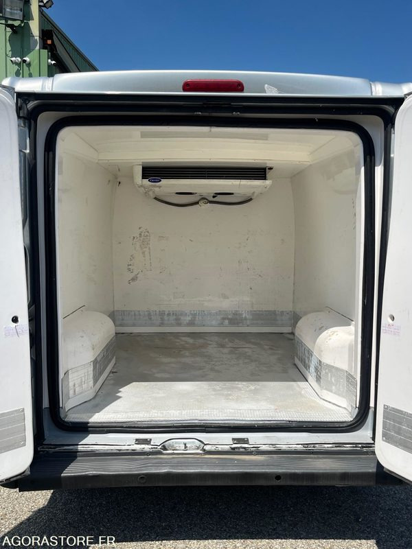 Peugeot Boxer L1H2 330 L1H1 2L Bluehdi - 2017 - 139 950km - Chladiarenská dodávka: obrázok 4 Peugeot Boxer L1H2 330 L1H1 2L Bluehdi - 2017 - 139 950km - Chladiarenská dodávka: obrázok 4
