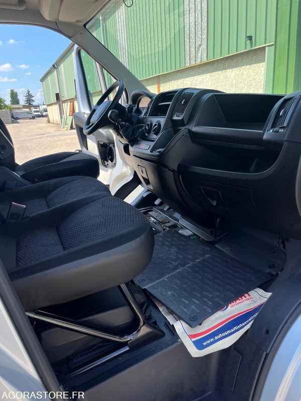 Peugeot Boxer L1H2 330 L1H1 2L Bluehdi - 2017 - 139 950km - Chladiarenská dodávka: obrázok 5 Peugeot Boxer L1H2 330 L1H1 2L Bluehdi - 2017 - 139 950km - Chladiarenská dodávka: obrázok 5