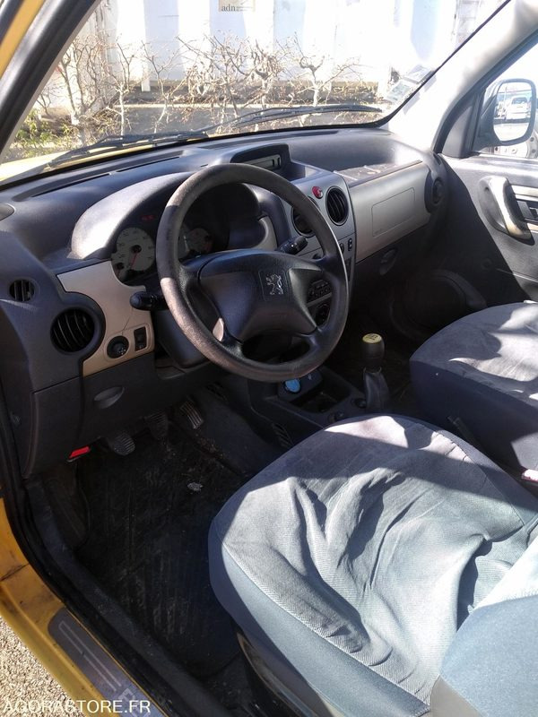 Peugeot PARTNER GNV 155130 kms 2007 - Automobil: obrázok 3 Peugeot PARTNER GNV 155130 kms 2007 - Automobil: obrázok 3