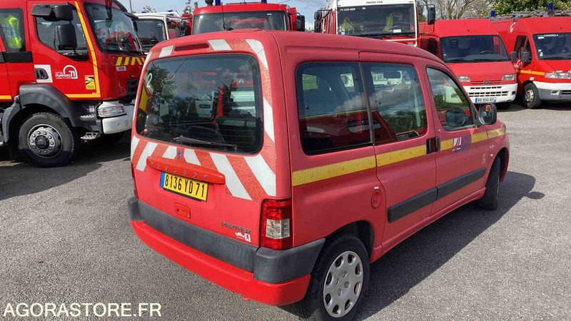 Peugeot - Partner - 2006 - 174763KMS - 8136YD71 - Malá dodávka: obrázok 4 Peugeot - Partner - 2006 - 174763KMS - 8136YD71 - Malá dodávka: obrázok 4