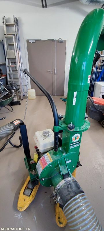 Aspirateur de voirie - Poľnohospodárske stroje: obrázok 1 Aspirateur de voirie - Poľnohospodárske stroje: obrázok 1