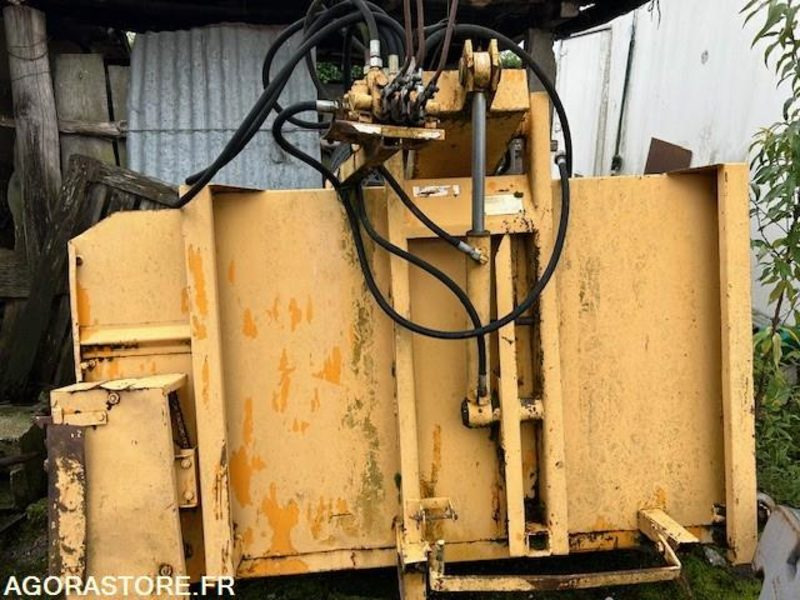 DESILEUSE LUCAS - Poľnohospodárske stroje: obrázok 1 DESILEUSE LUCAS - Poľnohospodárske stroje: obrázok 1