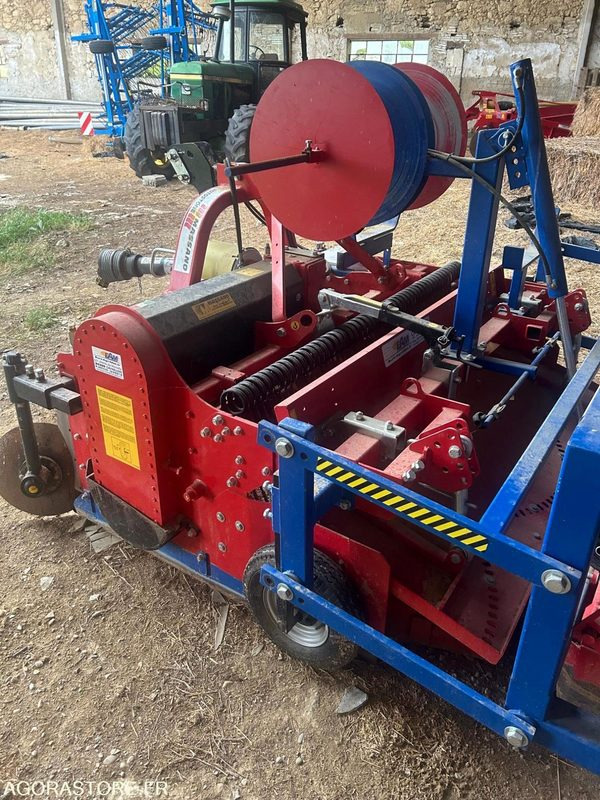 Enfouisseuse/butteuse massano type rotostone RSC185 GCB DID - Poľnohospodárske stroje: obrázok 2 Enfouisseuse/butteuse massano type rotostone RSC185 GCB DID - Poľnohospodárske stroje: obrázok 2