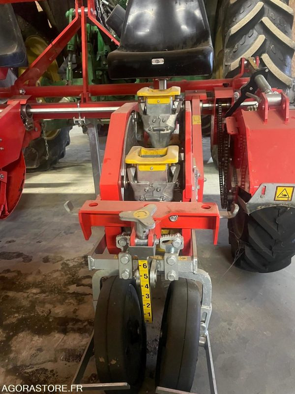 PLANTEUSE CHECCI&MAGLI - 2021 - TRES BON ETAT - Poľnohospodárske stroje: obrázok 4 PLANTEUSE CHECCI&MAGLI - 2021 - TRES BON ETAT - Poľnohospodárske stroje: obrázok 4
