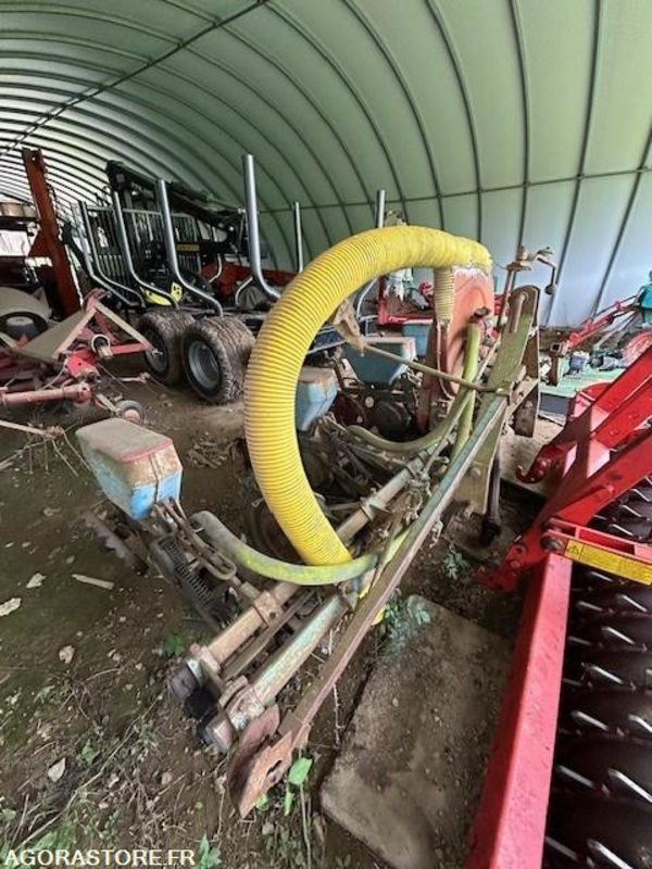 SEMOIR MONOSEM 4 RANGS - Poľnohospodárske stroje: obrázok 4 SEMOIR MONOSEM 4 RANGS - Poľnohospodárske stroje: obrázok 4