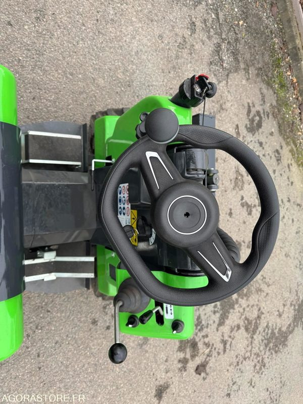 Valet de ferme 3 roues motrices HG-130 - Poľnohospodárske stroje: obrázok 4 Valet de ferme 3 roues motrices HG-130 - Poľnohospodárske stroje: obrázok 4