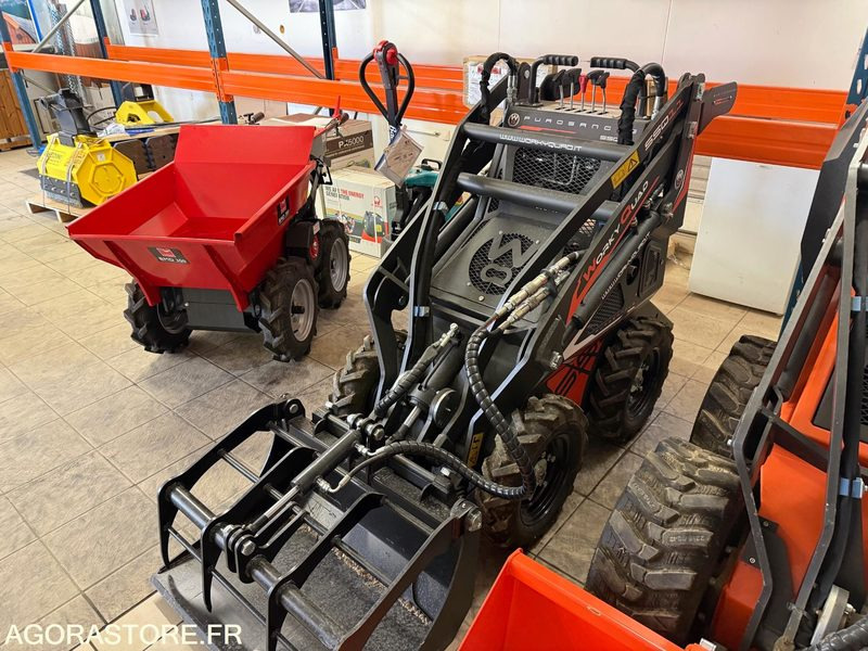 Porte outils SSQ11 PUROSANGUE Worky quad Plus Essence NEUF - Záhradná technika: obrázok 1 Porte outils SSQ11 PUROSANGUE Worky quad Plus Essence NEUF - Záhradná technika: obrázok 1