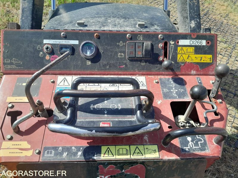 Porte outils à chenilles Dingo TX525 + godet (DI266+AC094) - Záhradná technika: obrázok 4 Porte outils à chenilles Dingo TX525 + godet (DI266+AC094) - Záhradná technika: obrázok 4