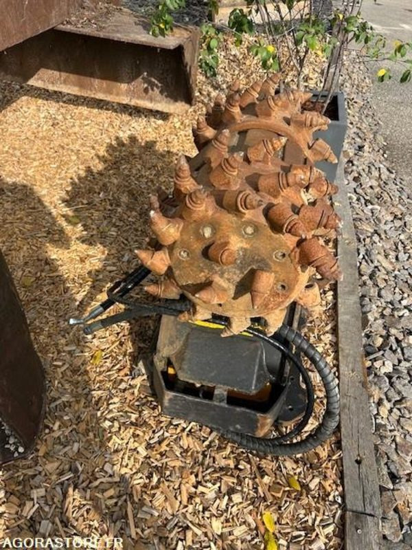 FRAISE HYDRAULIQUE DE DEMONSTRATION MB CRUSHER POUR PELLE 18-25 TONNES 2019 - Príslušenstvo pre Stavebné stroje: obrázok 2 FRAISE HYDRAULIQUE DE DEMONSTRATION MB CRUSHER POUR PELLE 18-25 TONNES 2019 - Príslušenstvo pre Stavebné stroje: obrázok 2