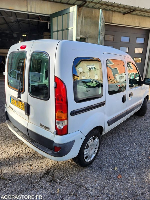 RENAUKT KANGOO COMBISPACE - Malá dodávka: obrázok 4 RENAUKT KANGOO COMBISPACE - Malá dodávka: obrázok 4