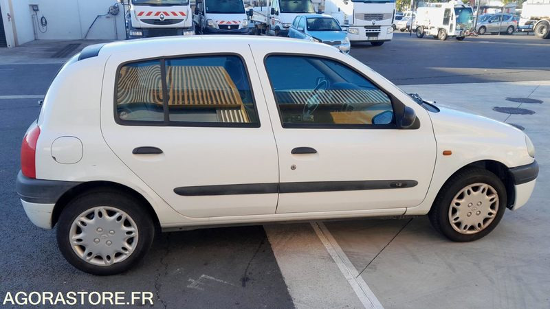 RENAULT CLIO 1.2 ESSENCE RTE - Automobil: obrázok 2 RENAULT CLIO 1.2 ESSENCE RTE - Automobil: obrázok 2