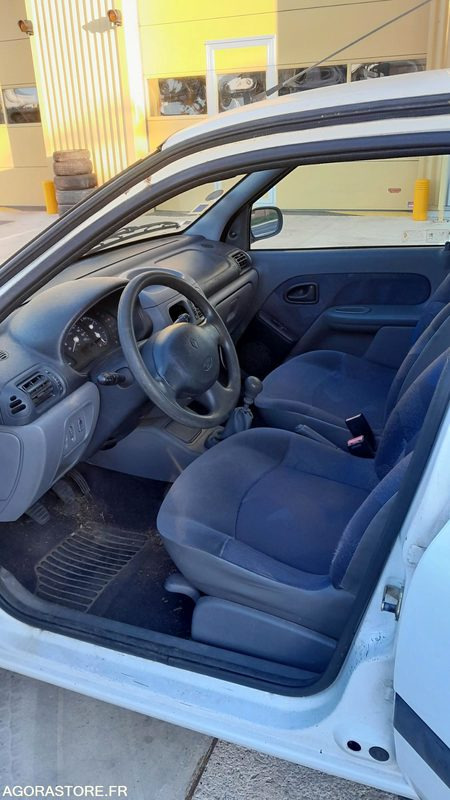 RENAULT CLIO 1.2 ESSENCE RTE - Automobil: obrázok 5 RENAULT CLIO 1.2 ESSENCE RTE - Automobil: obrázok 5