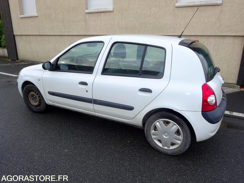RENAULT CLIO - 2005 - 169150KM - Automobil: obrázok 3 RENAULT CLIO - 2005 - 169150KM - Automobil: obrázok 3