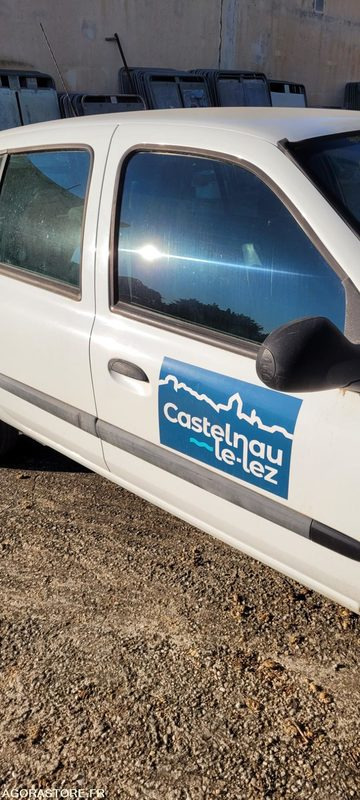 RENAULT CLIO - 2010 - Automobil: obrázok 3 RENAULT CLIO - 2010 - Automobil: obrázok 3