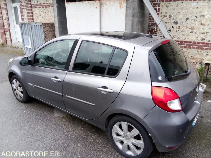 RENAULT CLIO 2010 - Automobil: obrázok 3 RENAULT CLIO 2010 - Automobil: obrázok 3