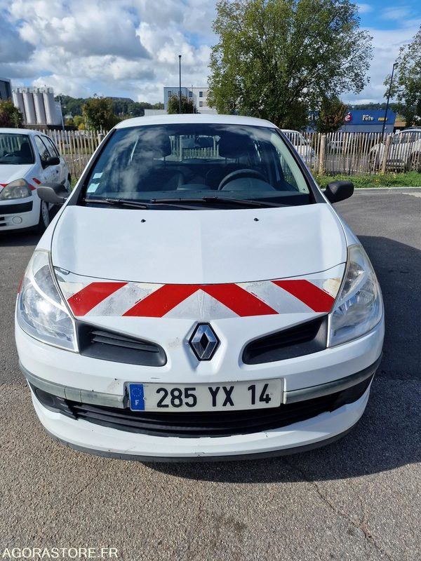 RENAULT CLIO 3 - LOT N°1 - Automobil: obrázok 2 RENAULT CLIO 3 - LOT N°1 - Automobil: obrázok 2