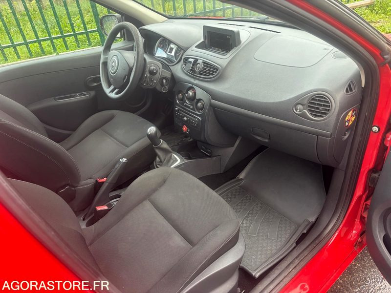 Automobil RENAULT - CLIO III (1.5 DCI) - DIESEL - 212000 kms - année 2013: obrázok 9