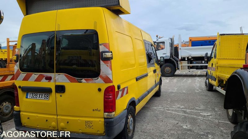 RENAULT MASTER - 2002 - 374300 KM - Furgon: obrázok 4 RENAULT MASTER - 2002 - 374300 KM - Furgon: obrázok 4