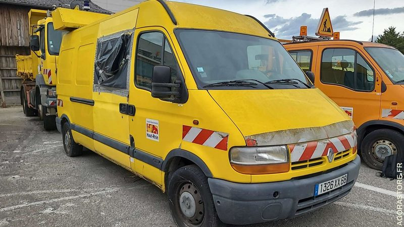 RENAULT MASTER - 2002 - 374300 KM - Furgon: obrázok 2 RENAULT MASTER - 2002 - 374300 KM - Furgon: obrázok 2