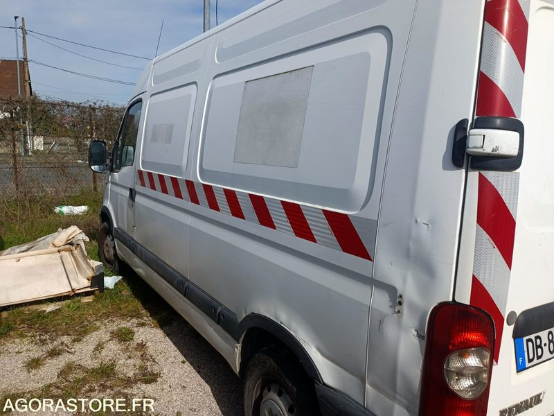 RENAULT MASTER - 2004 - 185782km - Furgon: obrázok 2 RENAULT MASTER - 2004 - 185782km - Furgon: obrázok 2