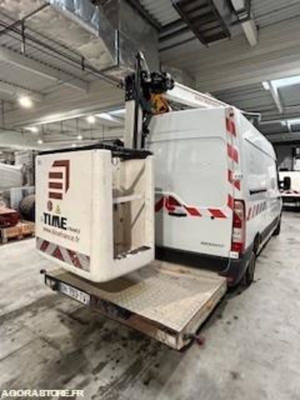 RENAULT - MASTER NACELLE 2014 / 204 645KM - DH793TV - Furgon: obrázok 2 RENAULT - MASTER NACELLE 2014 / 204 645KM - DH793TV - Furgon: obrázok 2