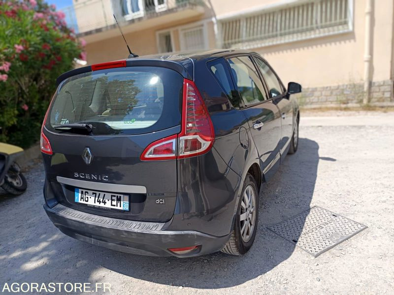 RENAULT SCENIC - 2009 - 154900KMS - Automobil: obrázok 3 RENAULT SCENIC - 2009 - 154900KMS - Automobil: obrázok 3