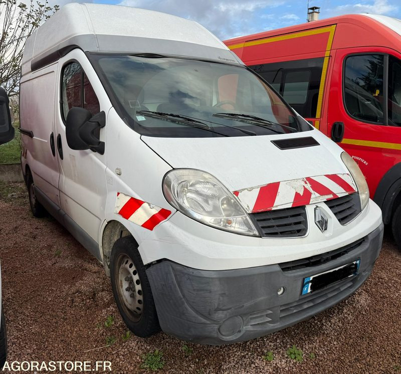 RENAULT TRAFIC 2.0 DCI 115 CH L1H2 - 233176 - 2011 - Furgon: obrázok 2 RENAULT TRAFIC 2.0 DCI 115 CH L1H2 - 233176 - 2011 - Furgon: obrázok 2
