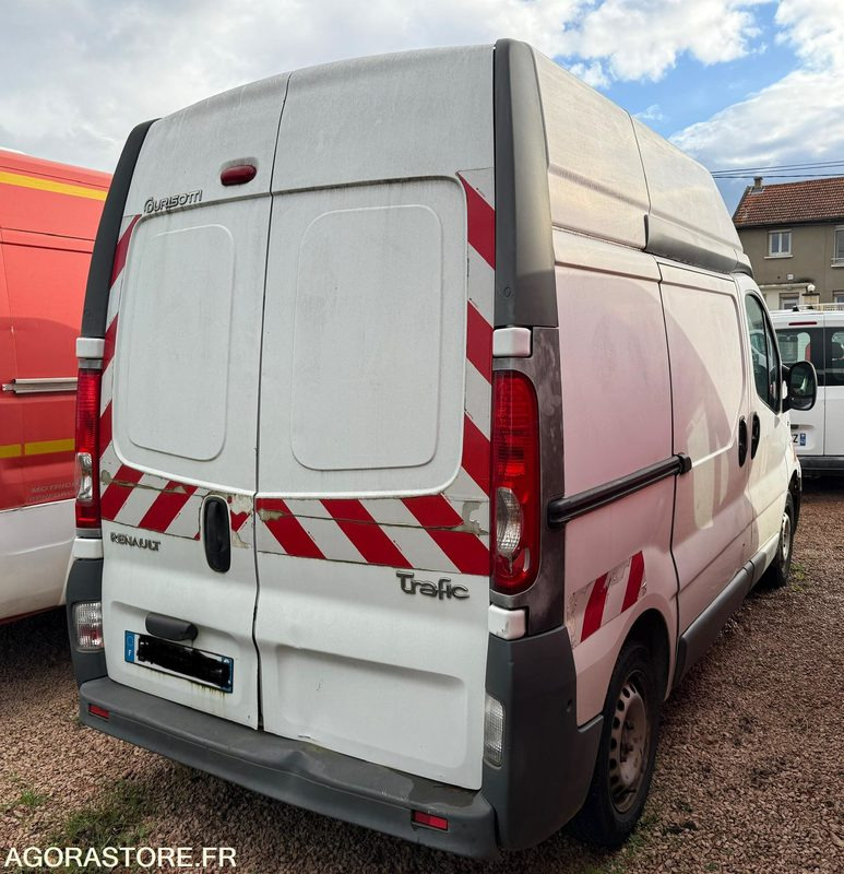 RENAULT TRAFIC 2.0 DCI 115 CH L1H2 - 233176 - 2011 - Furgon: obrázok 3 RENAULT TRAFIC 2.0 DCI 115 CH L1H2 - 233176 - 2011 - Furgon: obrázok 3