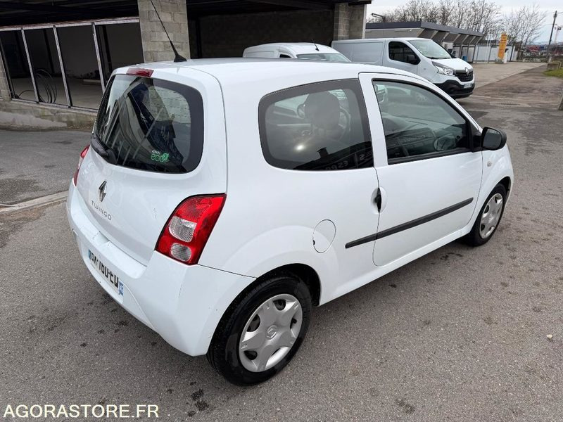 RENAULT TWINGO II (2) 1.2 LEV 75 AUTHENTIQUE ECO2 - Automobil: obrázok 4 RENAULT TWINGO II (2) 1.2 LEV 75 AUTHENTIQUE ECO2 - Automobil: obrázok 4