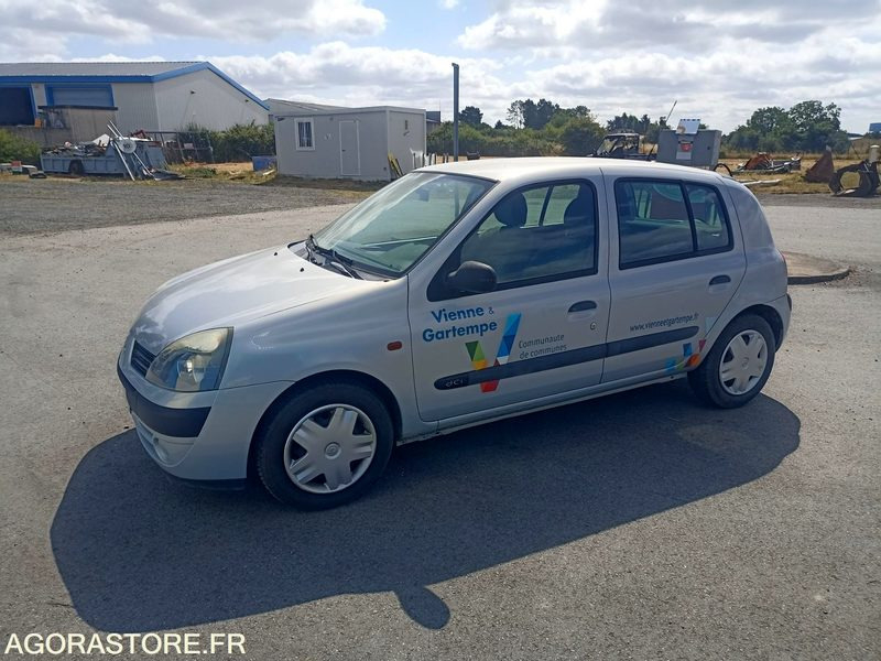Renault Clio 2 1.5 dCi - 107100kms - 2004 - Automobil: obrázok 2 Renault Clio 2 1.5 dCi - 107100kms - 2004 - Automobil: obrázok 2
