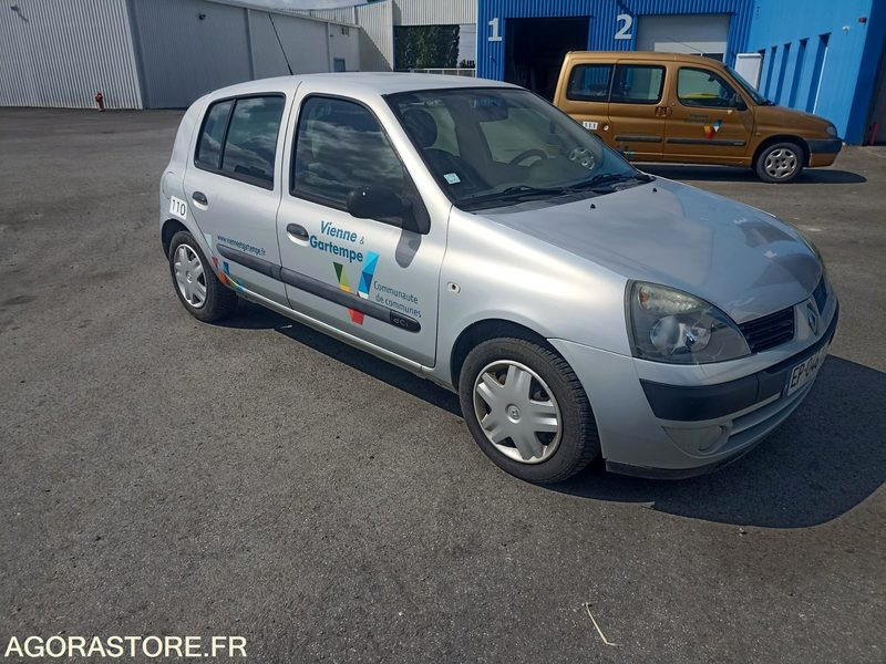 Renault Clio 2 1.5 dCi - 107100kms - 2004 - Automobil: obrázok 3 Renault Clio 2 1.5 dCi - 107100kms - 2004 - Automobil: obrázok 3