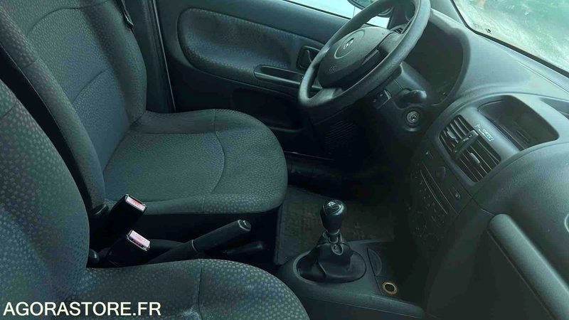 Renault Clio - 2006 - 163200kms - FZ-228-PM - Automobil: obrázok 2 Renault Clio - 2006 - 163200kms - FZ-228-PM - Automobil: obrázok 2