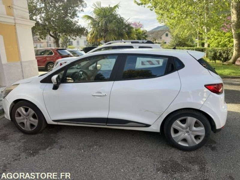 Renault Clio 4 56017 kms 2014 - Automobil: obrázok 3 Renault Clio 4 56017 kms 2014 - Automobil: obrázok 3