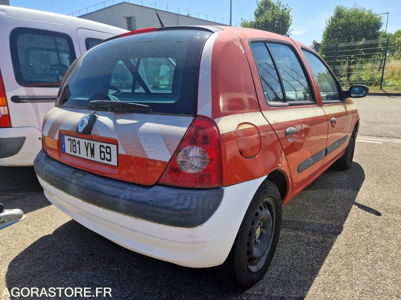 Renault Clio - 781YW69 - Automobil: obrázok 3 Renault Clio - 781YW69 - Automobil: obrázok 3