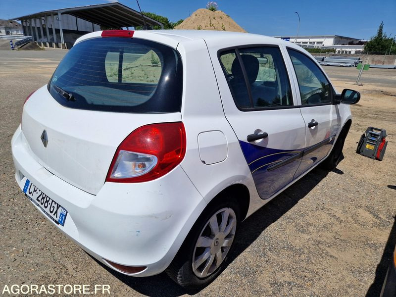 Renault Clio - CP288GX - Automobil: obrázok 3 Renault Clio - CP288GX - Automobil: obrázok 3