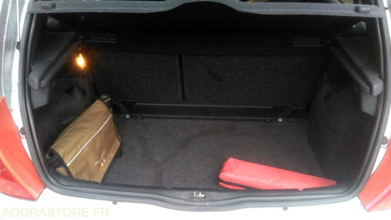 Automobil Renault Clio Campus 155254 kms 2010: obrázok 10 Automobil Renault Clio Campus 155254 kms 2010: obrázok 10