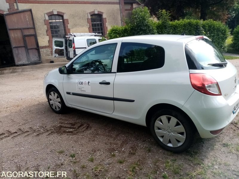 Renault Clio III 2 places 1.5 L Diesel - 211 000km - Automobil: obrázok 5 Renault Clio III 2 places 1.5 L Diesel - 211 000km - Automobil: obrázok 5