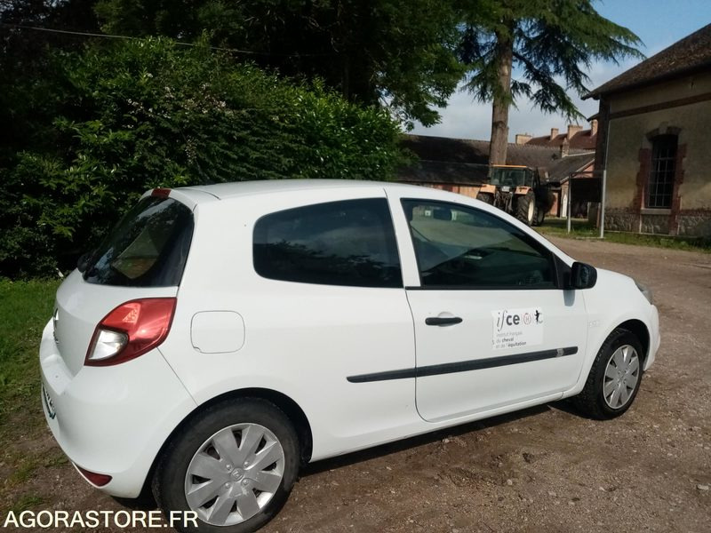 Renault Clio III 2 places 1.5 L Diesel - 211 000km - Automobil: obrázok 2 Renault Clio III 2 places 1.5 L Diesel - 211 000km - Automobil: obrázok 2