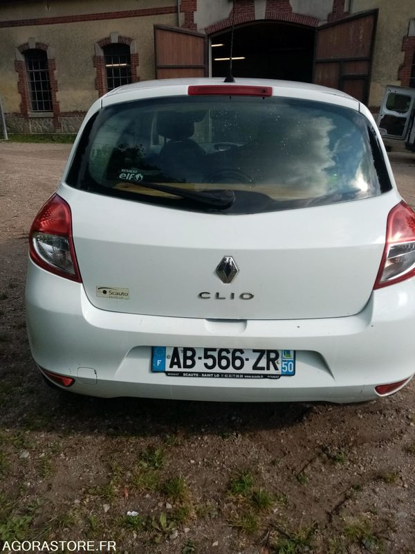 Renault Clio III 2 places 1.5 L Diesel - 211 000km - Automobil: obrázok 4 Renault Clio III 2 places 1.5 L Diesel - 211 000km - Automobil: obrázok 4