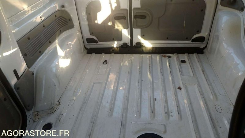 Renault Kangoo - 2004 - Malá dodávka: obrázok 3 Renault Kangoo - 2004 - Malá dodávka: obrázok 3