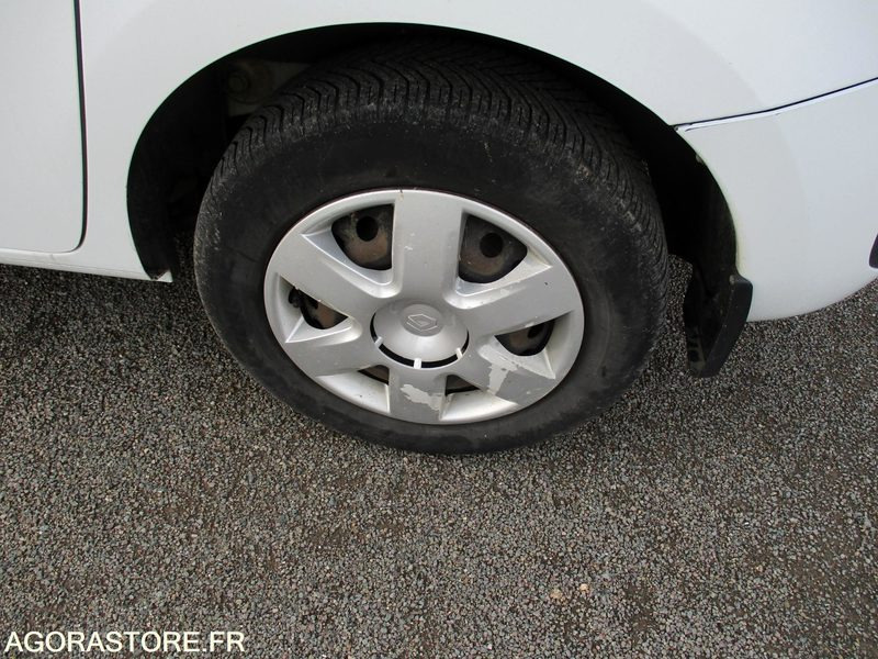 Renault Kangoo - 2016 - 74262 kms - Automobil: obrázok 5 Renault Kangoo - 2016 - 74262 kms - Automobil: obrázok 5