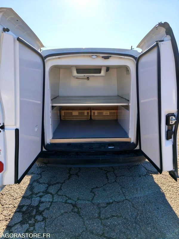 Renault Kangoo frigorifique - Malá dodávka: obrázok 5 Renault Kangoo frigorifique - Malá dodávka: obrázok 5