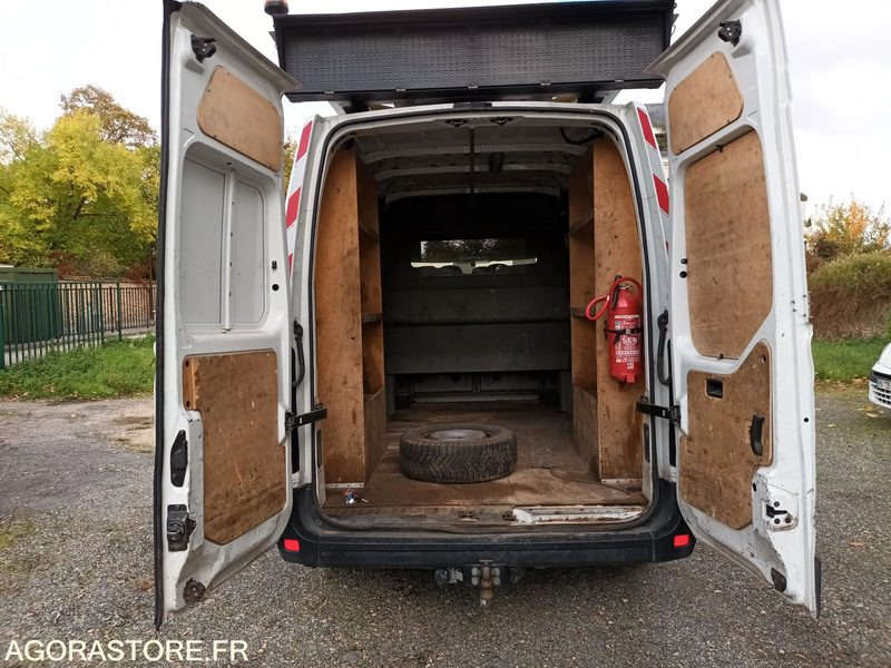 Furgon Renault Master 7 places - 179427 kms - 2016: obrázok 10