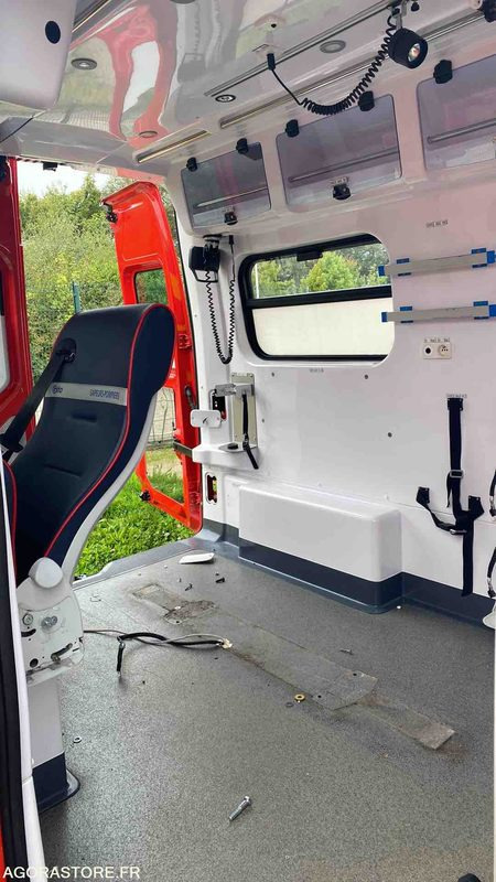 Sanitka Renault Master III dci 125 - 23/10/2013: obrázok 13