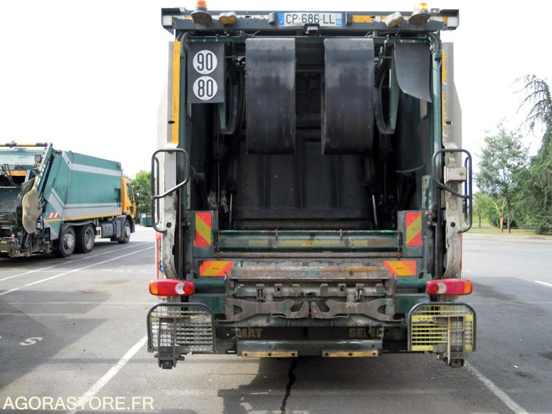 Renault Premium 380 6x2 DXI 11 équipé d'une benne SEMAT OM Série 14000 - Auto na odvoz odpadu: obrázok 4 Renault Premium 380 6x2 DXI 11 équipé d'une benne SEMAT OM Série 14000 - Auto na odvoz odpadu: obrázok 4