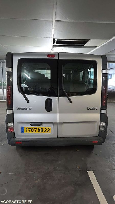 Renault Trafic - 2004 - 257907kms - 1707-XB-22 - Minibus, Mikrobus: obrázok 2 Renault Trafic - 2004 - 257907kms - 1707-XB-22 - Minibus, Mikrobus: obrázok 2