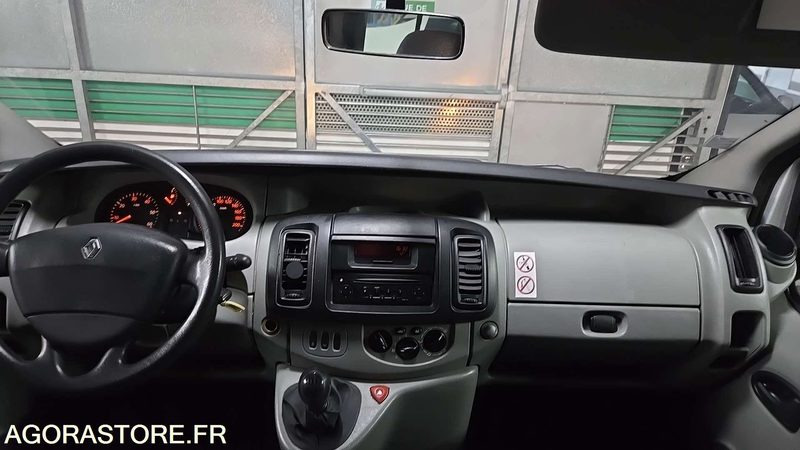 Renault Trafic - 2004 - 257907kms - 1707-XB-22 - Minibus, Mikrobus: obrázok 5 Renault Trafic - 2004 - 257907kms - 1707-XB-22 - Minibus, Mikrobus: obrázok 5